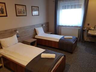Отели типа «постель и завтрак» Pro Bed & Breakfast Osielsko Двухместный номер с 2 отдельными кроватями-3