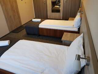 Отели типа «постель и завтрак» Pro Bed & Breakfast Osielsko Двухместный номер с 2 отдельными кроватями-4