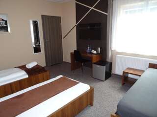 Отели типа «постель и завтрак» Pro Bed & Breakfast Osielsko Двухместный номер с 2 отдельными кроватями-5